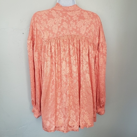 Free People NWOT Women's Small Peach Orange Long Sleeve Blouse Oversized Boho - Picture 3 of 9
